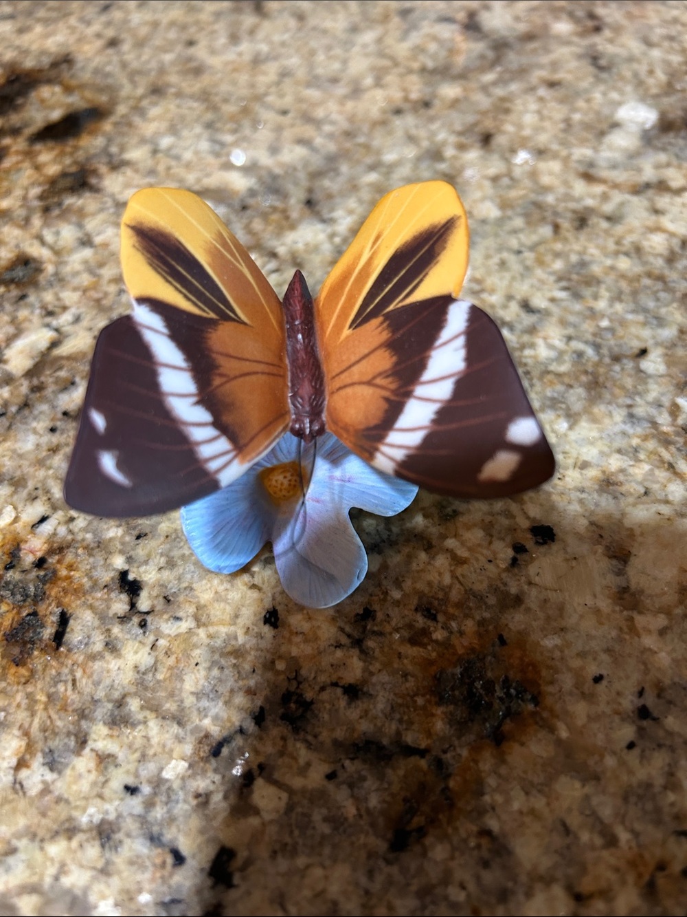 Franklin Mint Tufted Jungle King Butterfly porcelain figurine, 2.75” - Picture 5 of 8